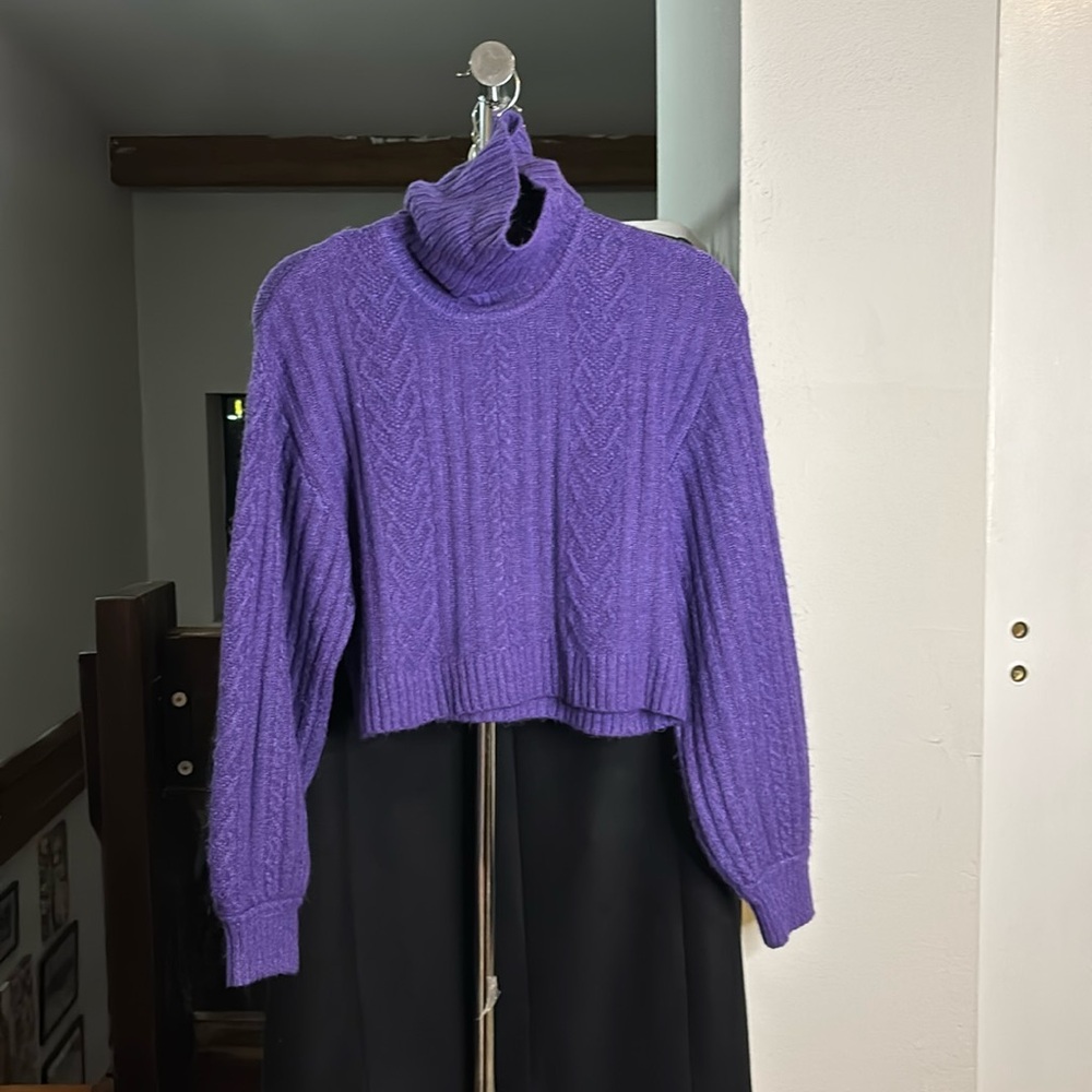 XS Cropped H&M Sweater